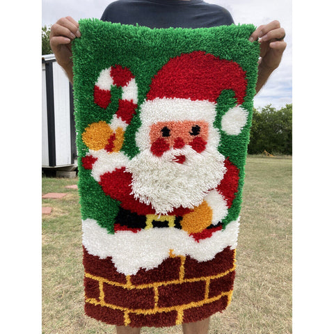 Vintage SANTA Latch Hook Christmas Rug Bernat Kit Wall Hanging Holiday Decor V70
