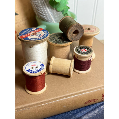 7 Vintage Wood Spools With and Without Thread V111